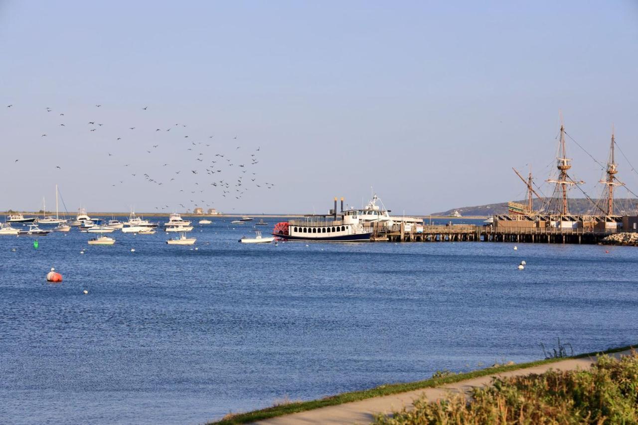 Harbourtown Suites On Plymouth Harbor Exteriör bild